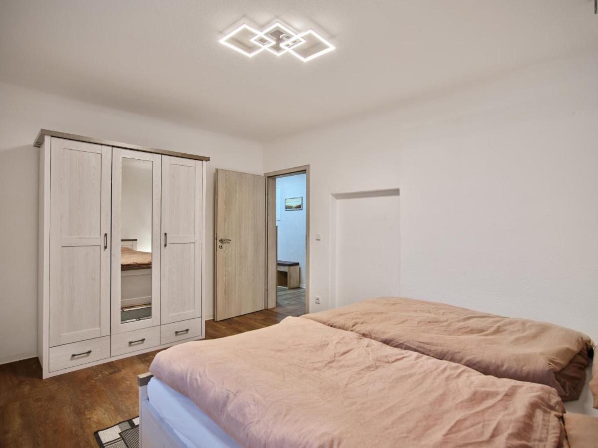 Gaeste- Und Ferienwohnung In Der Sportstadt Риза Экстерьер фото