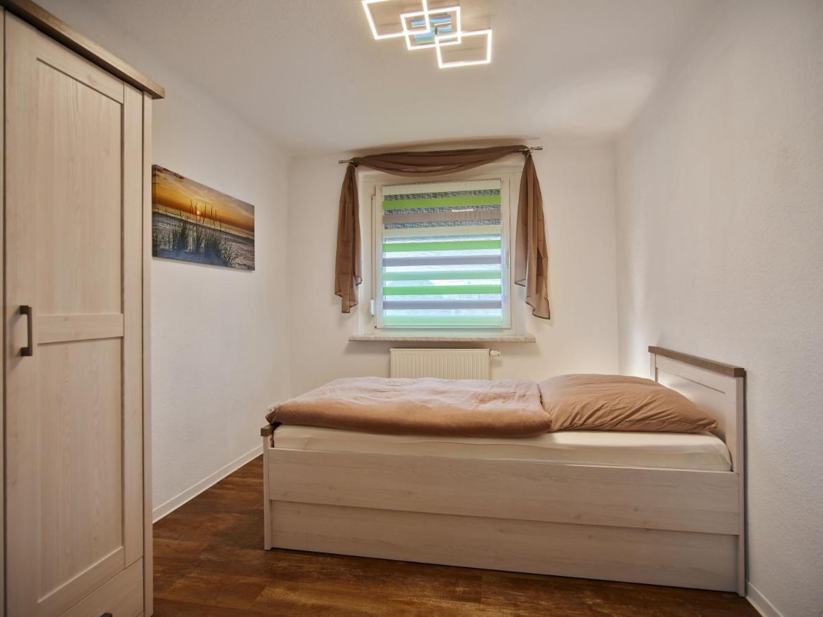 Gaeste- Und Ferienwohnung In Der Sportstadt Риза Экстерьер фото