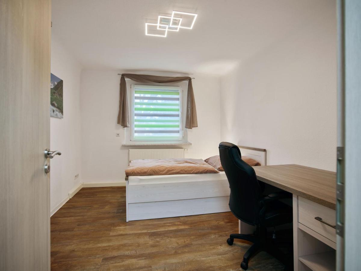 Gaeste- Und Ferienwohnung In Der Sportstadt Риза Экстерьер фото